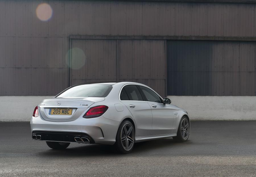  Mercedes-AMG C63 S (W205) 2018 года  (UK) (фото 4 из 40)